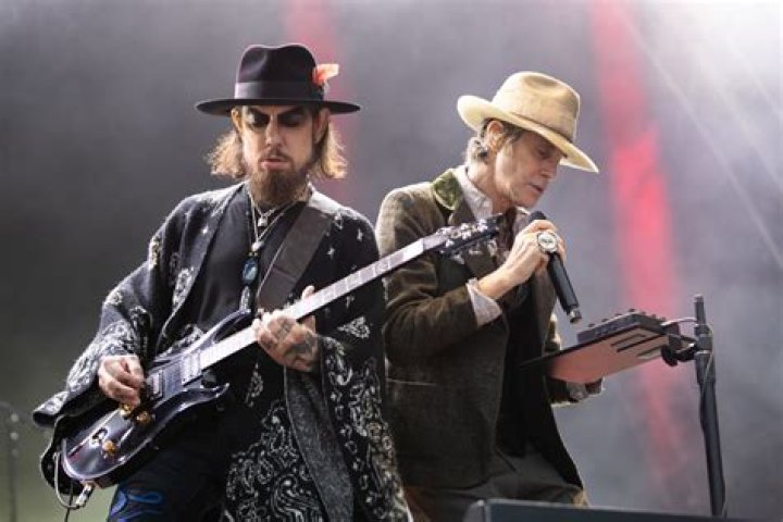 Dave Navarro Age: The Rock Legend's Journey Through Time